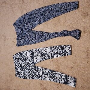 Skull designed yoga leggings/ black and white and blue